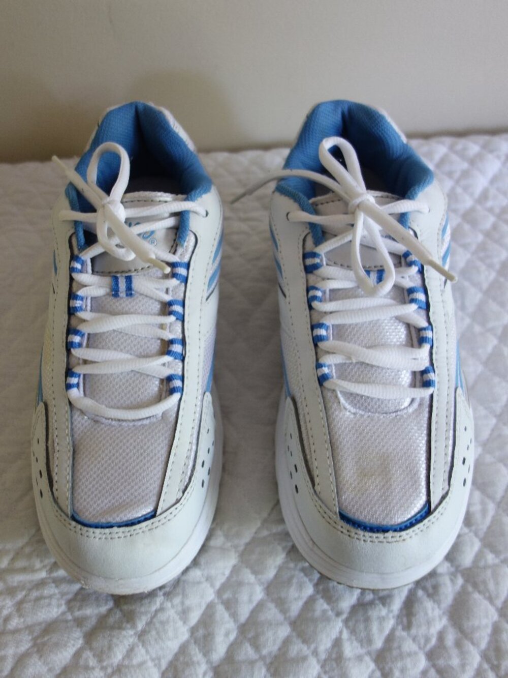 CURVES For Women Athletic Sneakers Shoes White w/ Blue – Sz 7